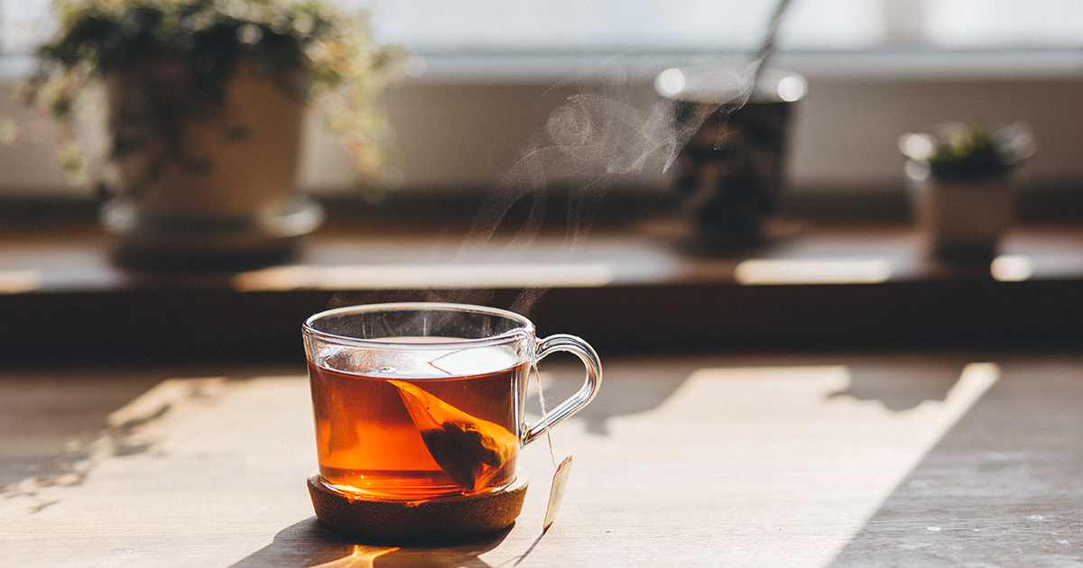 Si scrive tè, tea o thé?
